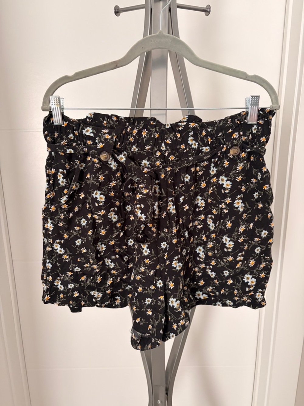 American Eagle Outfitters Black Floral High-Waist Paperbag Shorts